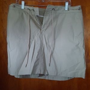 Dockers tan skort